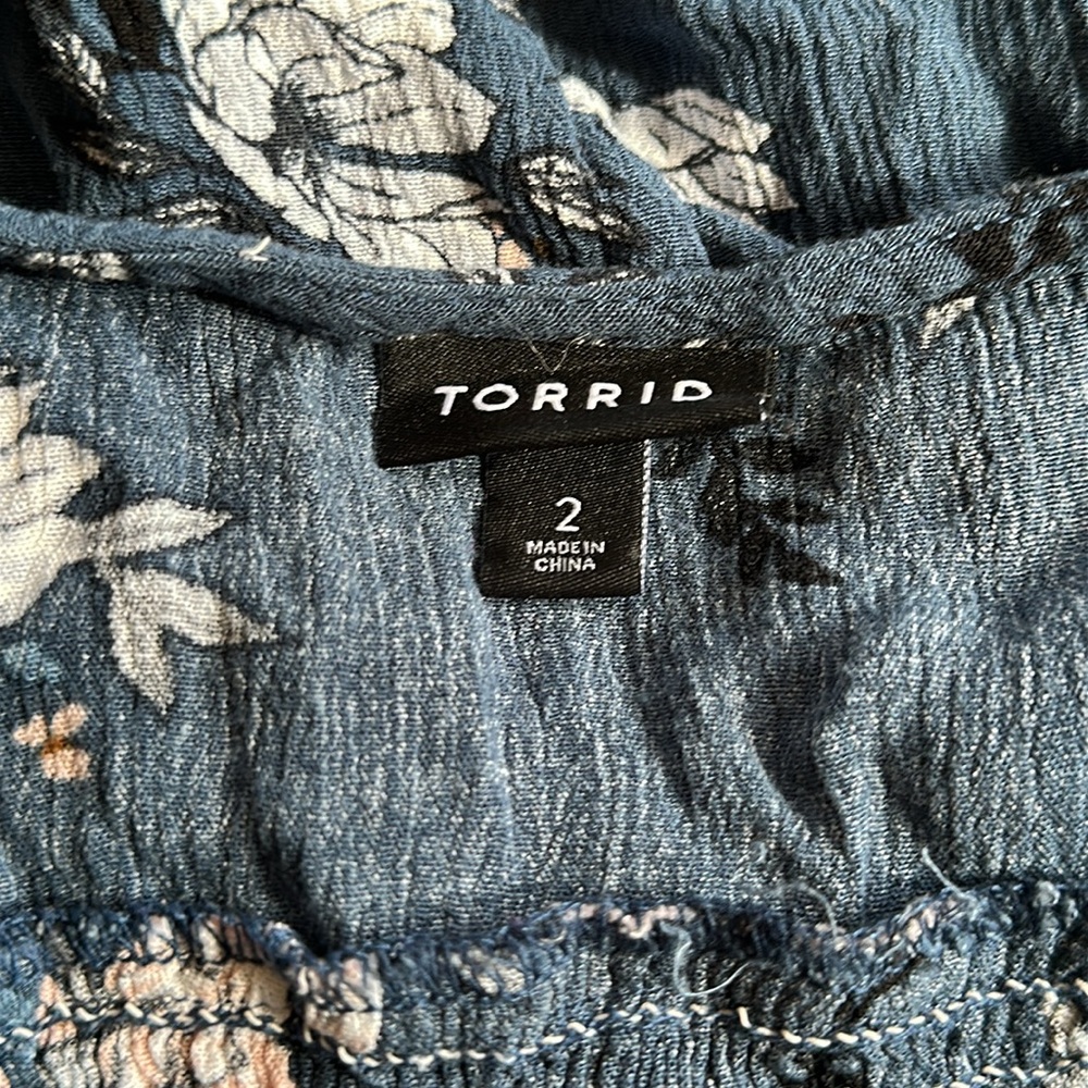 Torrid Blue White Blush Floral Smocked Button Front Top Blouse Shirt 2 - Picture 8 of 10